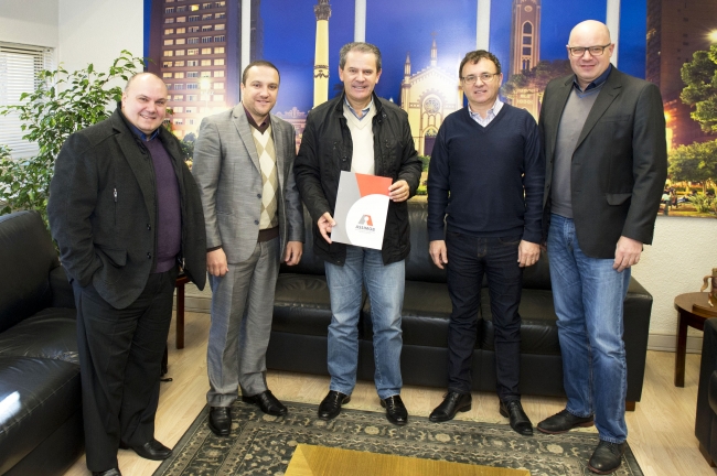 Assimob é recebida em audiência pelo prefeito de Caxias do Sul