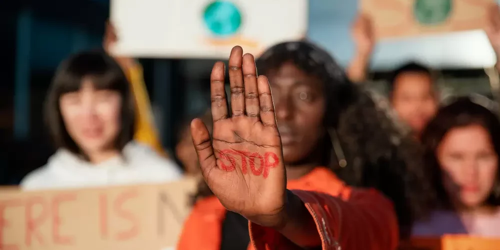 Como combater o racismo no condomínio?