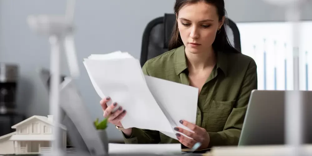Quais são as obrigações legais do condomínio no início do ano?